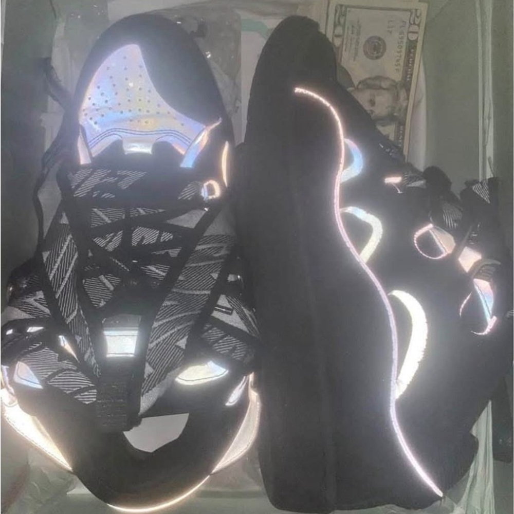 Lanvin Black Sneakers Sleek Design
